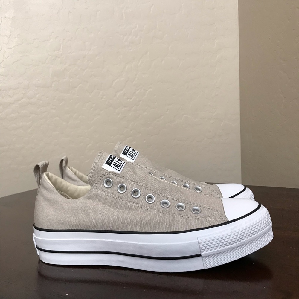 NWOT Women’s Converse All Star  Sneakers